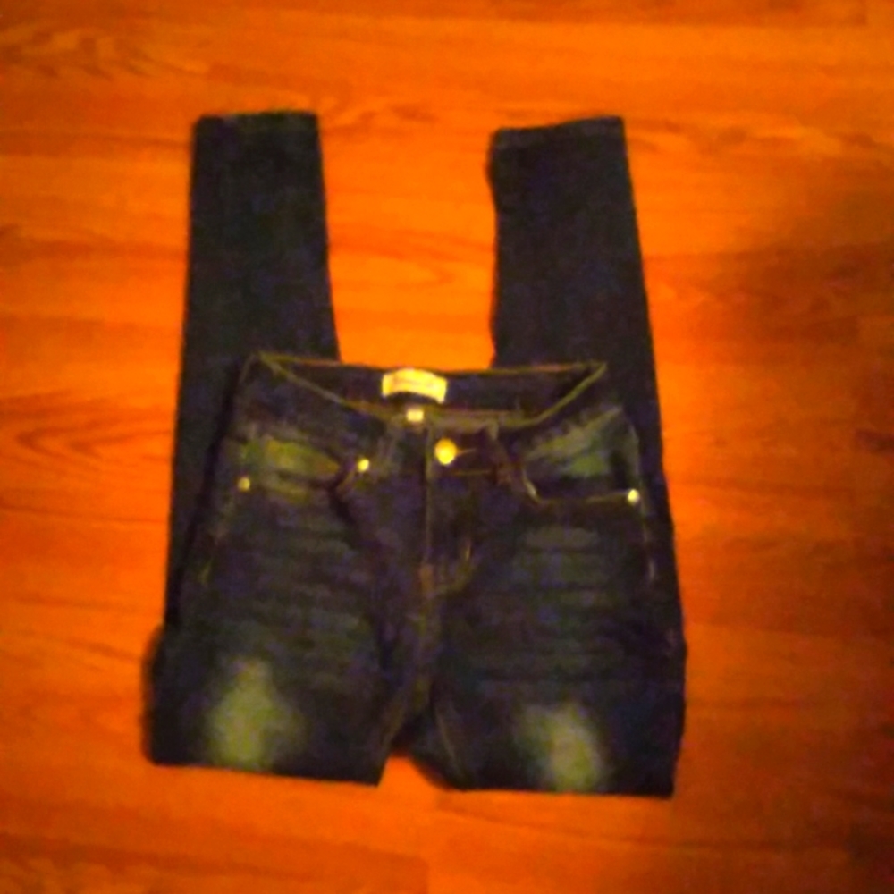 Between us size 1
